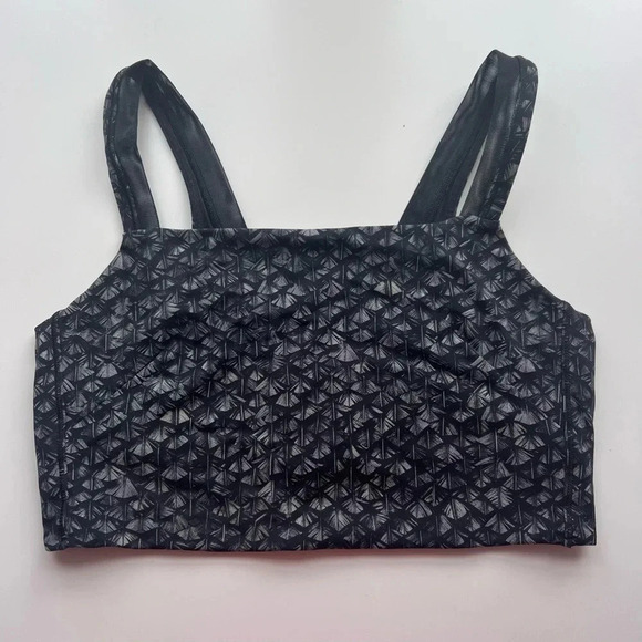 Lululemon Featherlight Bra Size 8 - Picture 3 of 10